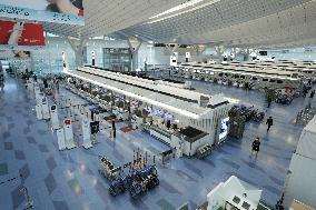 Haneda Airport quiet due to new coronavirus